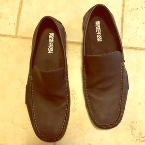 Kenneth Cole Reaction “World Hold On” shoes